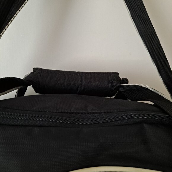 NIKE SMALL DUFFEL Gym Bag 17”x10”x9” Nice Bag For Any Sport & Back to School - Picture 4 of 5